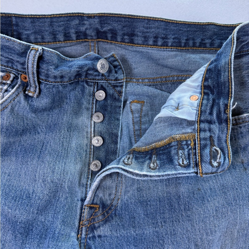 Levi's 501 Distressed Blue Jeans - Picture 4 of 7